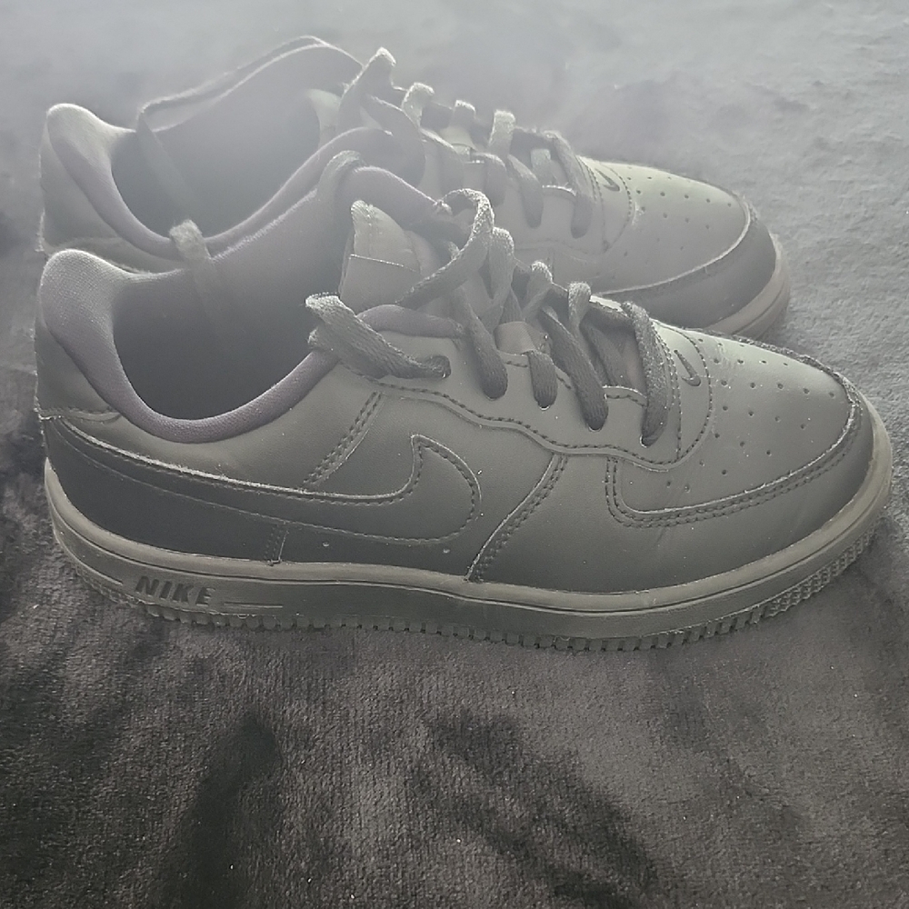 Nike Black Low-Top Sneakers